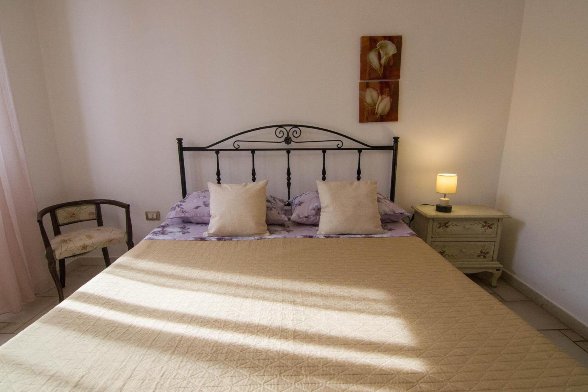 B&B Del Viale Bacu Abis 外观 照片